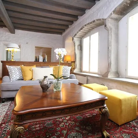 Old Town 3 Bedroom 塔林